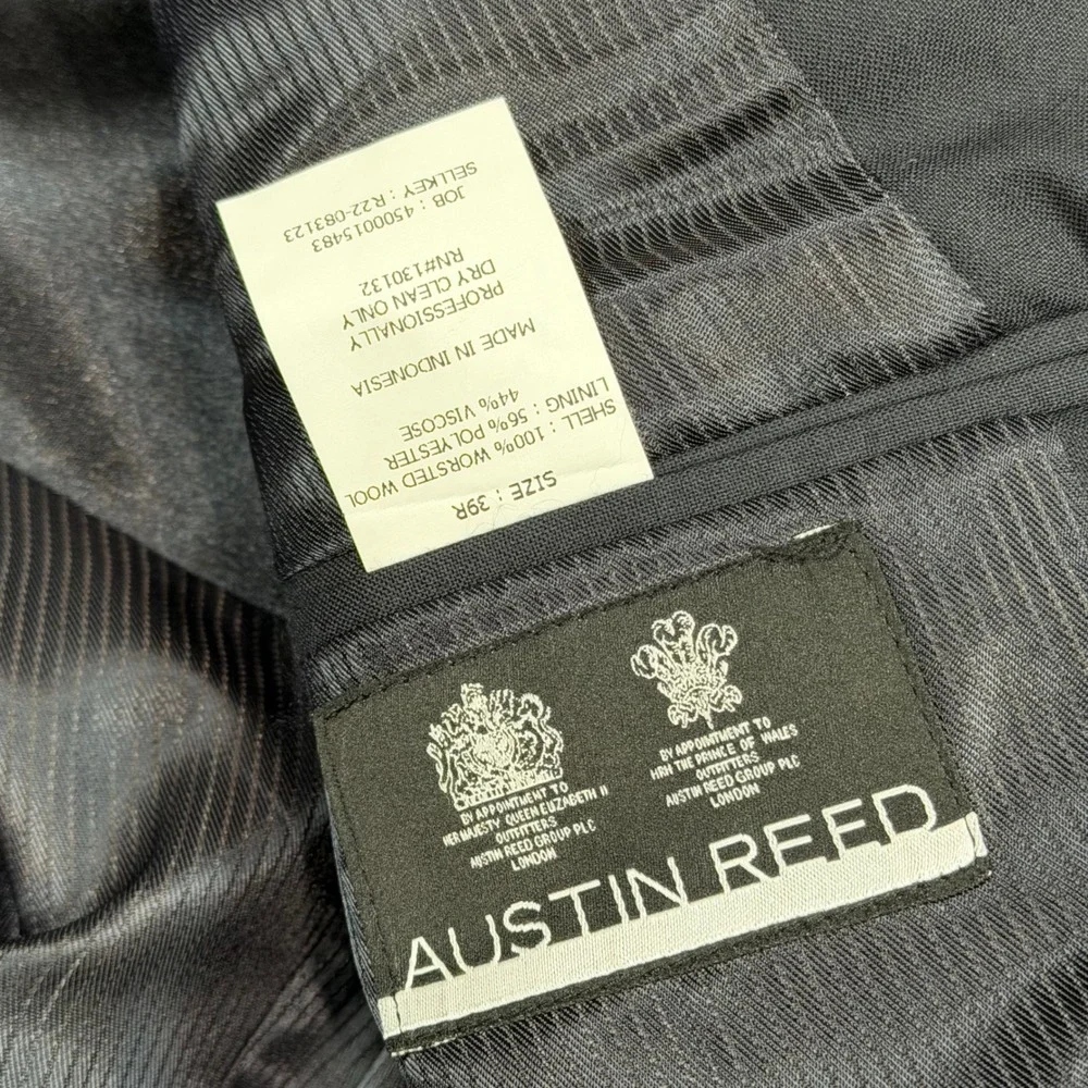 Austin Reed Suit Men 39R 